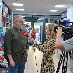 Presentación de Mínima esencia en la librería Letras de Ávila